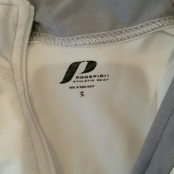 Pro Spirit Half Zip top - Picture 2 of 4